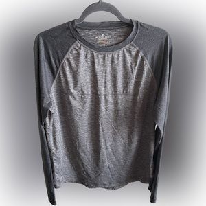 Men’s American Eagle Long Sleeve Shirt, size Medium